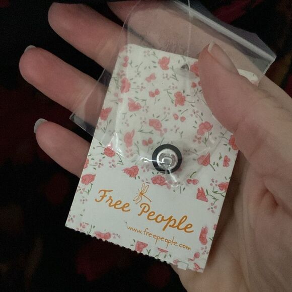 NWT Free People Potter Floral Printed Off-Shoulder Top size Medium - Picture 8 of 9